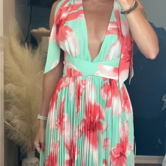 Floral Maxi Dress NWT S Plumeria print - Picture 6 of 6